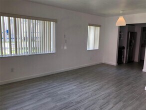 220 NW 46th St in Miami, FL - Building Photo - Building Photo