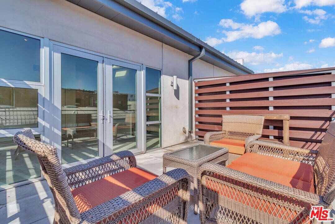 940 E 2nd St in Los Angeles, CA - Foto de edificio