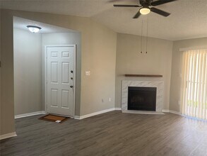 2121 Hepburn St in Houston, TX - Building Photo - Building Photo