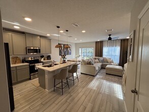 2883 Narcoossee Cmns Wy in St. Cloud, FL - Building Photo - Building Photo