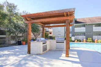 Sedona Canyon in San Antonio, TX - Foto de edificio - Building Photo