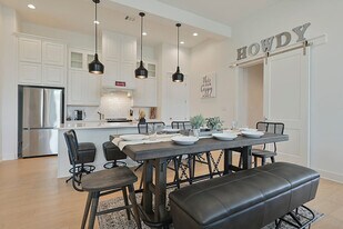 5040 Mooney Fls Dr, Unit ID1328058P in Bryan, TX - Building Photo