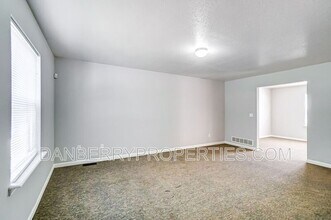 3571 Turret Green Dr in Toledo, OH - Building Photo - Building Photo