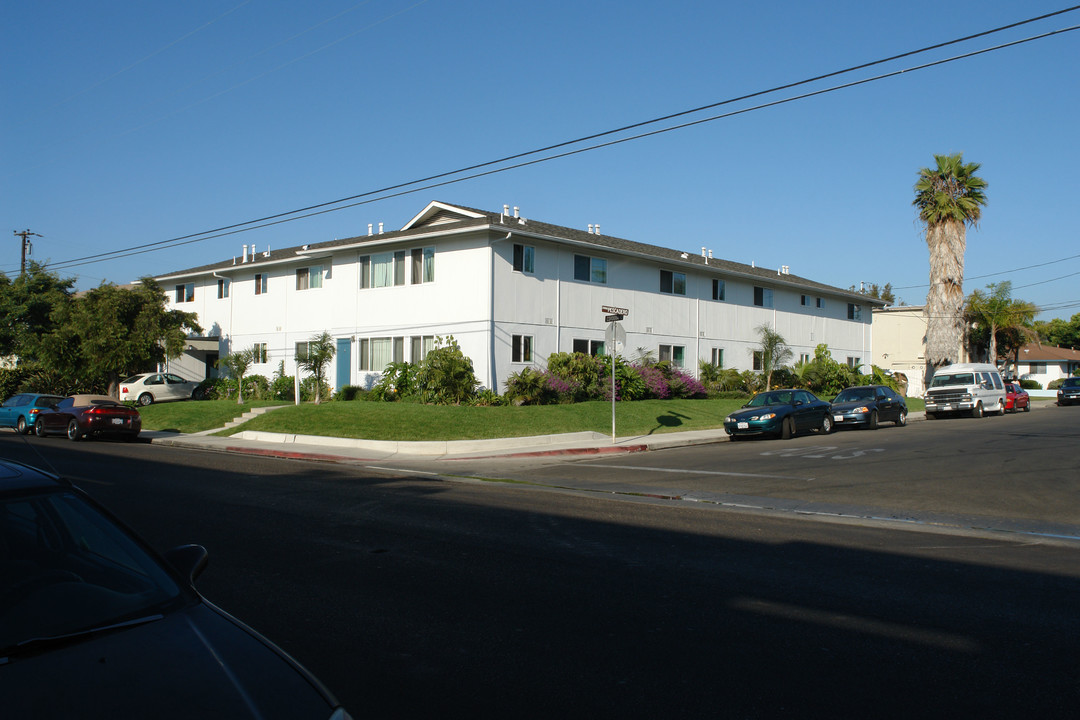 850 Camino Pescadero in Goleta, CA - Building Photo