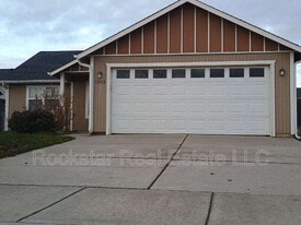 12424 W Meadow Ct in Airway Heights, WA - Building Photo