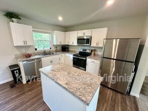 605 Lakeview Cove in Smithfield, VA - Building Photo - Building Photo