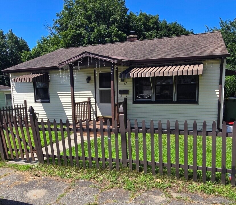 47 N Beacon St in Waterbury, CT - Building Photo