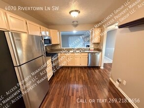 4070 Rivertown Ln SW in Wyoming, MI - Foto de edificio - Building Photo