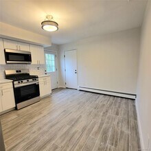 571 Nassau Blvd in West Hempstead, NY - Building Photo - Building Photo