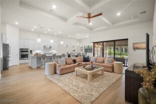 9774 Everglades Dr in Naples, FL - Building Photo