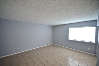 7022 S Dairy Ashford Rd in Houston, TX - Building Photo - Building Photo