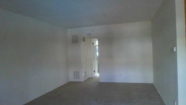 Tiki Apartments in Redondo Beach, CA - Building Photo - Building Photo