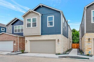 16104 Oregon Oak Dr in Houston, TX - Building Photo
