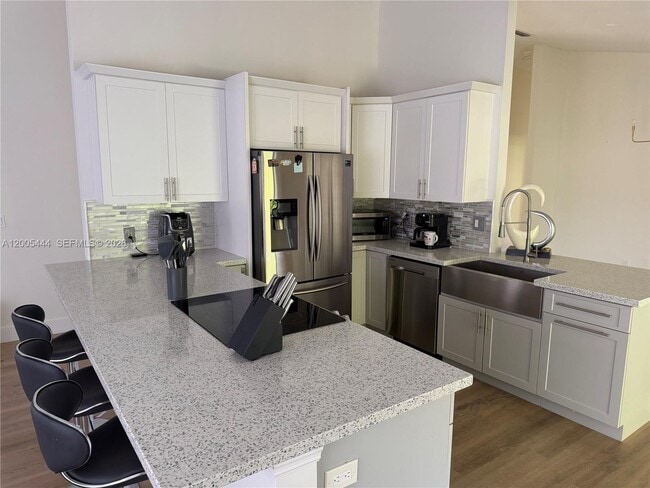 8611 NW 51st Ct in Lauderhill, FL - Building Photo - Building Photo