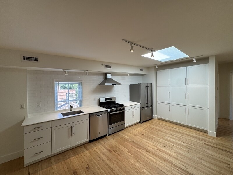 25 E Main St in Beacon, NY - Building Photo