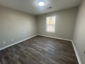 9 Carlton Pl in Jackson, TN - Foto de edificio - Building Photo