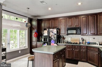 4908 Waple Ln in Alexandria, VA - Building Photo - Building Photo