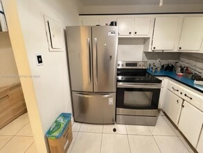 18707 NE 2nd Ave in Miami, FL - Foto de edificio - Building Photo