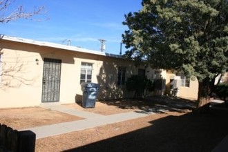 508-514 Alvarado Dr SE in Albuquerque, NM - Building Photo - Building Photo