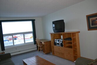 Mountain View Apartments in Inuvik, NT - Building Photo - Building Photo