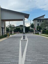 10431 NW 82nd St, Unit 7 in Doral, FL - Building Photo - Building Photo