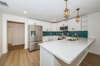 427 92nd Ave N in St. Petersburg, FL - Building Photo - Building Photo