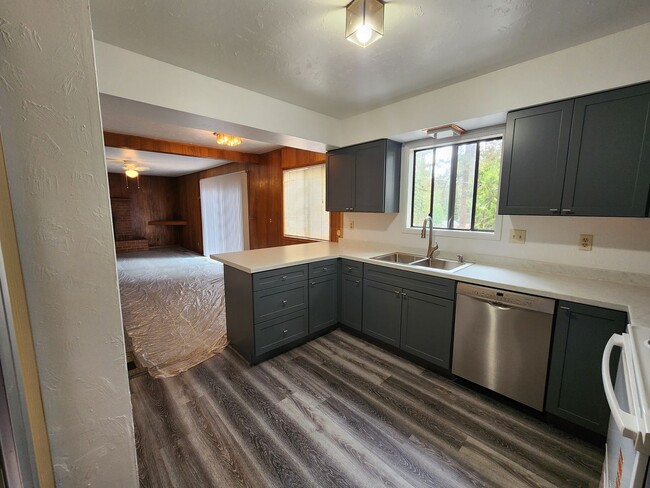 8735 Steelhead Ave in Kings Beach, CA - Building Photo - Building Photo