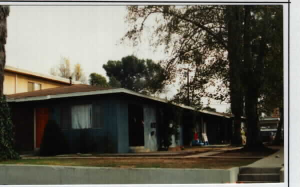 572-578 N Wilson Ave in Pasadena, CA - Building Photo