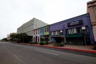 Eibands Condominiums in Galveston, TX - Building Photo - Building Photo