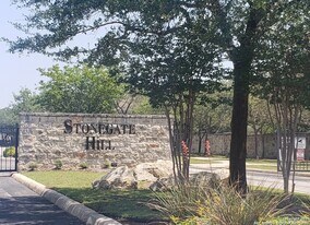 4111 Antlers Lodge Rd, Unit 301 in San Antonio, TX - Building Photo