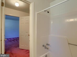 1068 W Foxcroft Dr in Camp Hill, PA - Building Photo - Building Photo