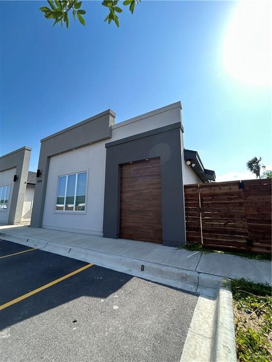 1310 N Texas Blvd in Weslaco, TX - Building Photo