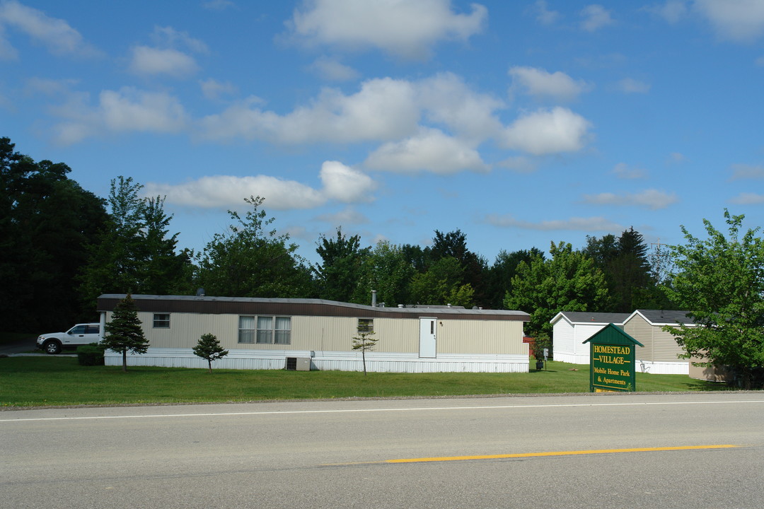 HOMESTEAD VILLAGE in Erie, PA - Building Photo