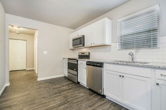 2746 Sage Wing Dr in Kentwood, MI - Building Photo - Building Photo