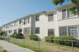 Bonnie Brae Village in Los Angeles, CA - Building Photo - Building Photo