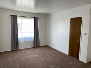 14421 S Normandie Ave, Unit B in Gardena, CA - Building Photo - Building Photo