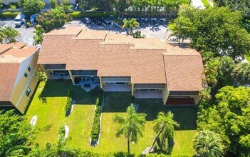 663 Dover St in Boca Raton, FL - Building Photo - Building Photo