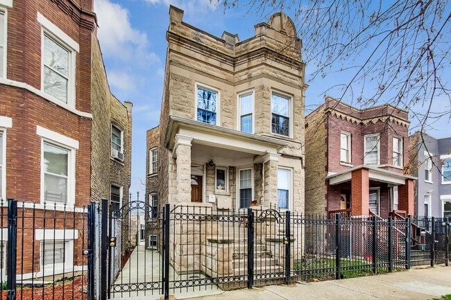 1039 N Lawndale Ave in Chicago, IL - Building Photo - Building Photo