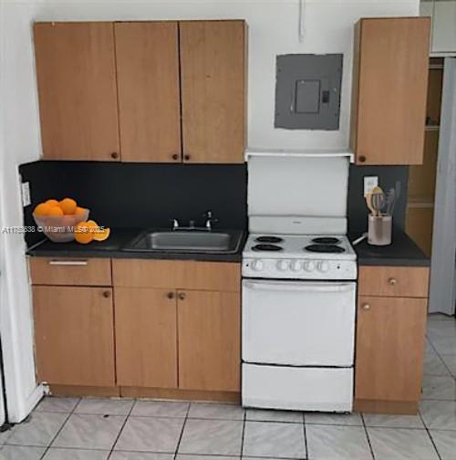 2550 York St-Unit -2 in Opa Locka, FL - Building Photo - Building Photo