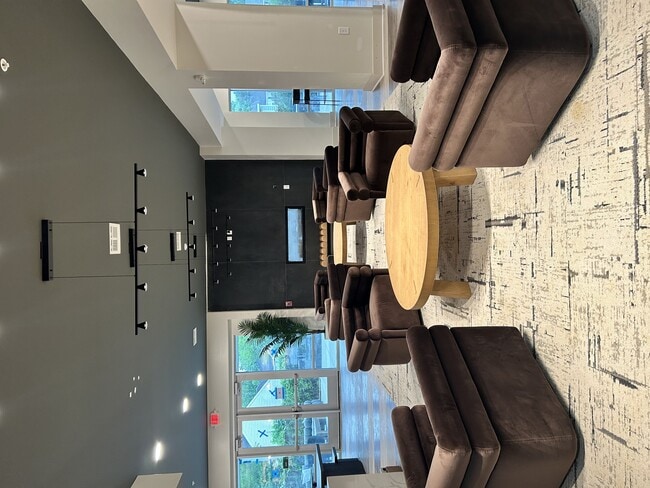Address King Charles in Raleigh, NC - Building Photo - Building Photo