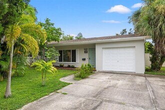 1084 39th Ave NE in St. Petersburg, FL - Building Photo - Building Photo