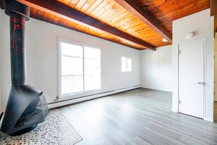 Sandstone Manor in Calgary, AB - Building Photo