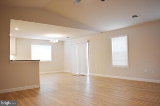 1485 Treeline Dr in Chambersburg, PA - Foto de edificio - Building Photo