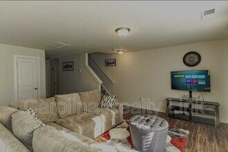 705 Anglin Forest Way in Charlotte, NC - Building Photo - Building Photo