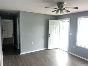 422 S 13th St in Kingsville, TX - Building Photo - Building Photo