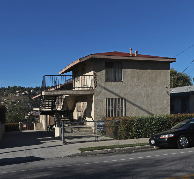 3607 Griffin Ave in Los Angeles, CA - Building Photo