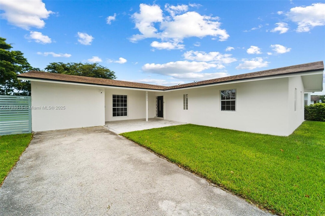 20003 SW 103rd Ave in Cutler Bay, FL - Building Photo