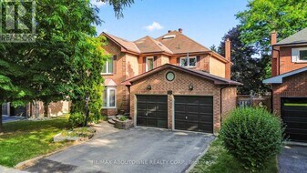 23 Kirkpatrick St in Brampton, ON - Building Photo
