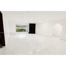 1915 Country Club Prado in Coral Gables, FL - Foto de edificio - Building Photo