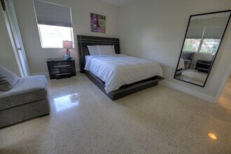 3201 NE 23rd St in Fort Lauderdale, FL - Foto de edificio - Building Photo